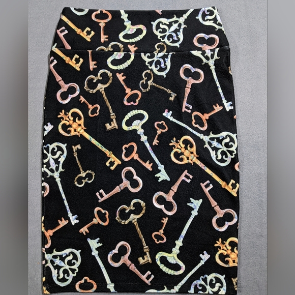 LuLaRoe Dresses & Skirts - Lularoe pull on cassie skirt Small skeleton key polyester spandex